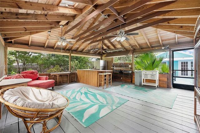901 NE 38th St, Fort Lauderdale, FL 33334
