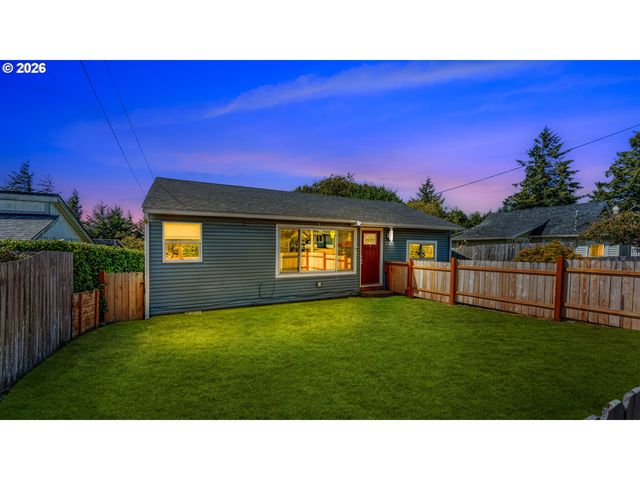 2342 Brussells St, North Bend, OR 97459