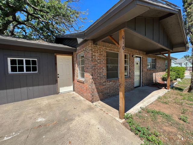 610 S  5th Ave, Stephenville, TX 76401