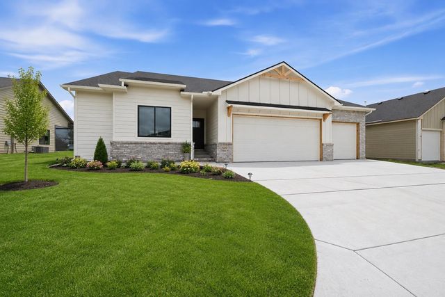 8235 E  Summerside Pl, Wichita, KS 67226