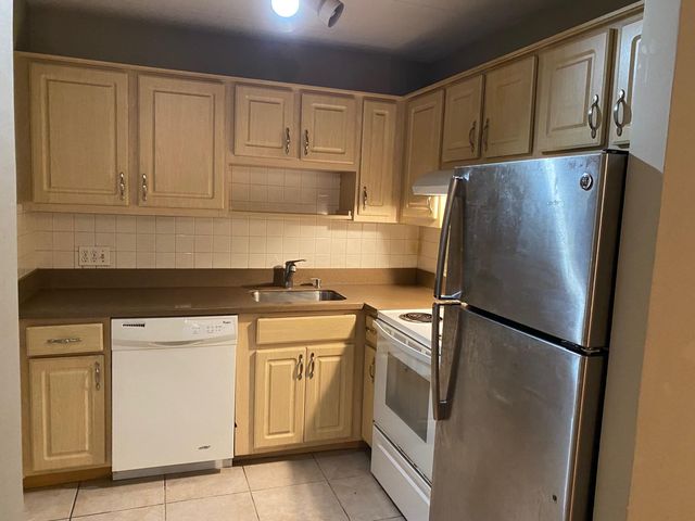 26 W  Wyoming Ave #2, Melrose, MA 02176
