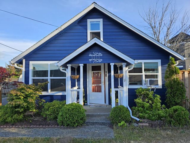1111 9th Ave, Seaside, OR 97138
