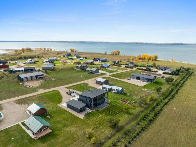 108 Moonlight Dr, Parshall, ND 58770