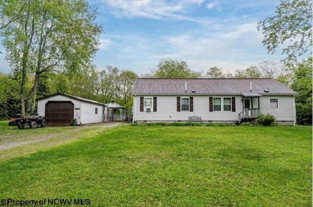 292 N  Appalachia Dr, Bruceton Mills, WV 26525