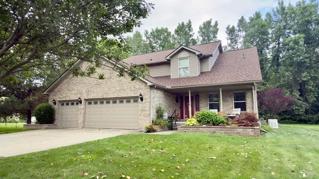 37540 Harvest Ln, New Boston, MI 48164