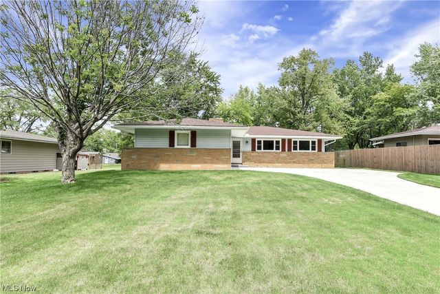 7673 Ragall Pkwy, Middleburg Heights, OH 44130