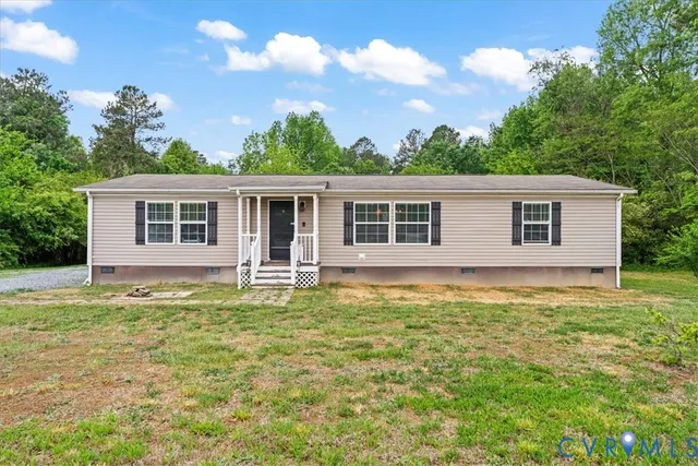 377 Rocky Hill Rd, Blackstone, VA 23824