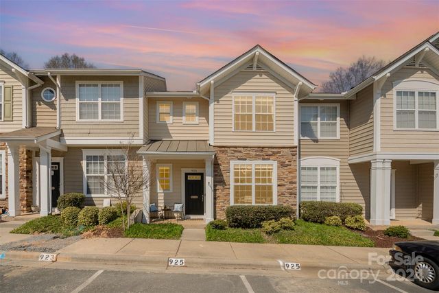 925 Copperstone Ln, Fort Mill, SC 29708
