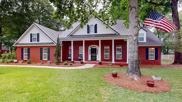 201 Bent Oak Dr, Dothan, AL 36303