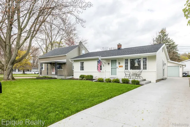 2413 Church St, Port Huron, MI 48060