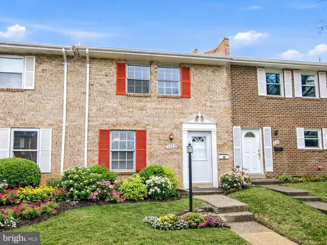 117 W  Concord Ct, Sterling, VA 20164