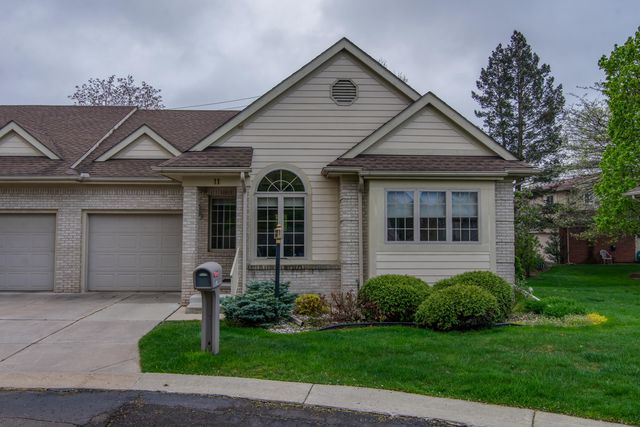 11 Hickory Ct, Dearborn Heights, MI 48127