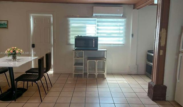 5950 NW 114th St #1, Hialeah, FL 33012