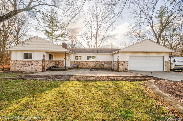 7054 Brewer Rd, Flint, MI 48507