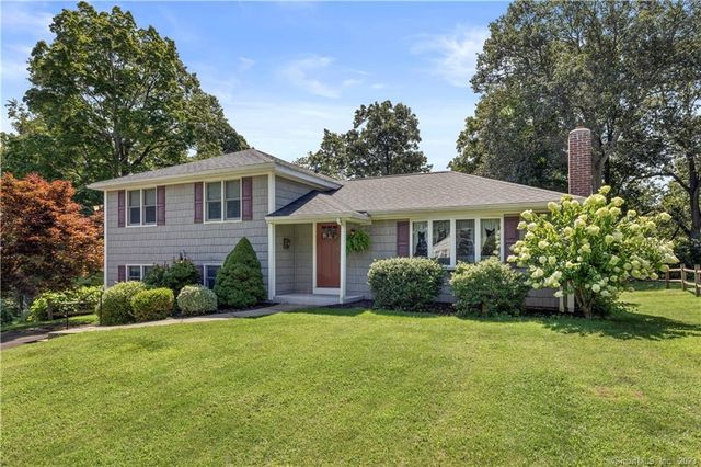 74 Forest Dr, Wethersfield, CT 06109
