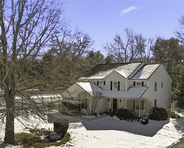 7 Chase Farm Rd, South Windsor, CT 06074