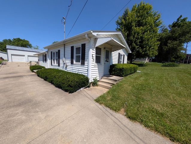 905 E  8th St S, Newton, IA 50208