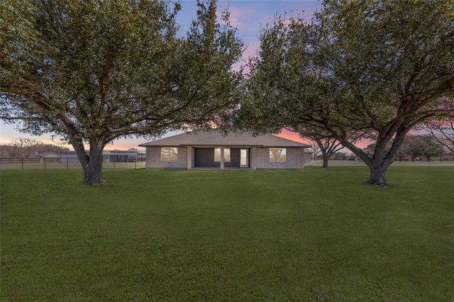 1796 Fawn Lake Dr, Bryan, TX 77808