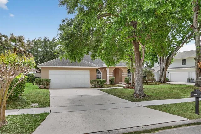 8852 Great Cove Dr, Orlando, FL 32819