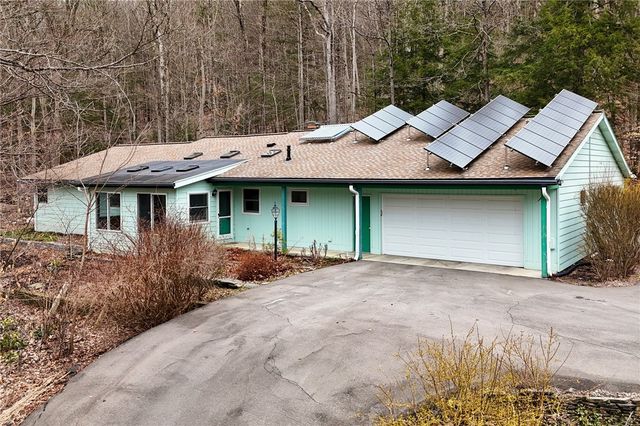 29 Hunter Ln, Ithaca, NY 14850