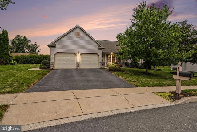 149 Whippoorwill Ln, Hummelstown, PA 17036