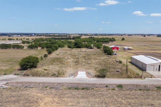 1550 County Road 374, Taylor, TX 76574