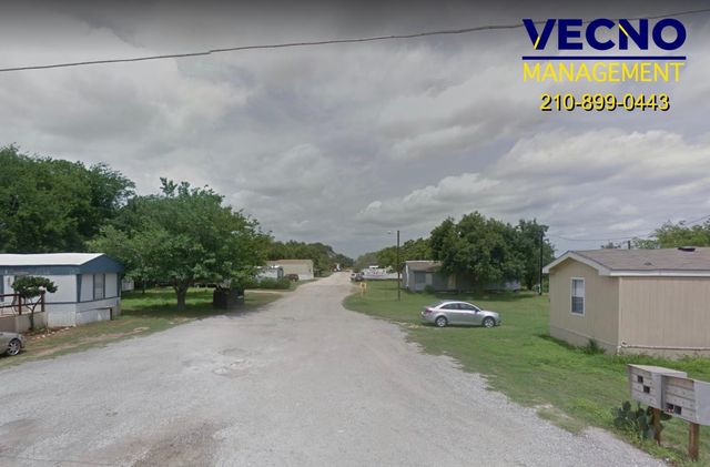 1820 County Road 1001 #108, Pearsall, TX 78061