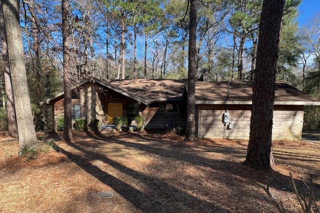 305 Meadowbrook Dr, Andalusia, AL 36420