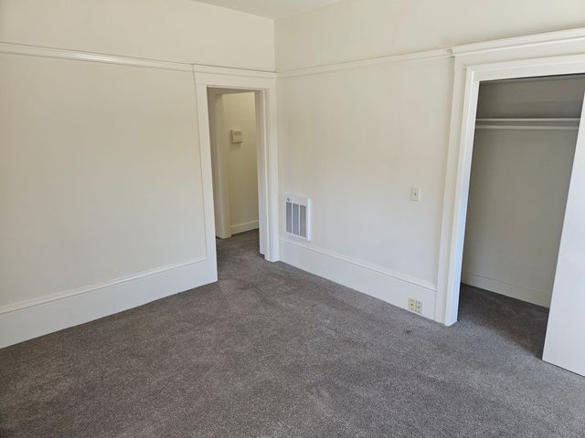 359 Grand Ave #205, Oakland, CA 94610
