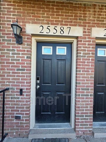 25587 Portico Ln, Novi, MI 48375