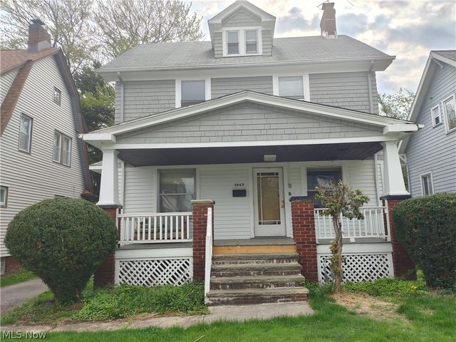 1047 Quilliams Rd, Cleveland Heights, OH 44121