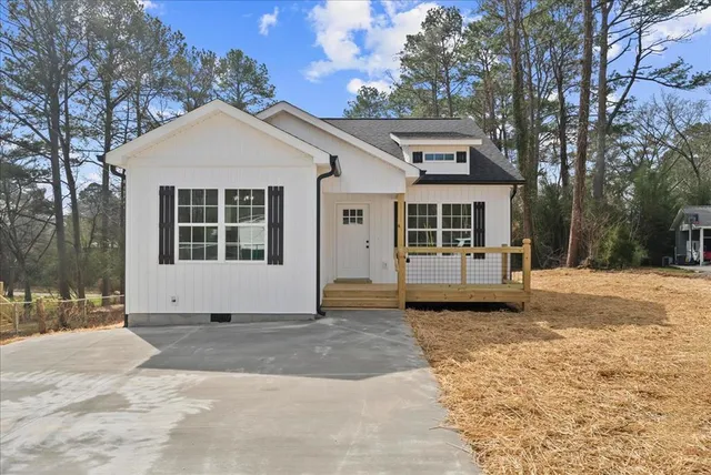 121 Eugenia Dr, Dalton, GA 30721
