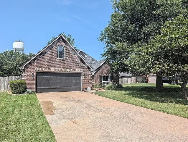 25600 Briar Dr, Claremore, OK 74019