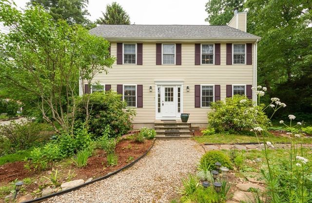 1 Rock Pond Ave, Georgetown, MA 01833