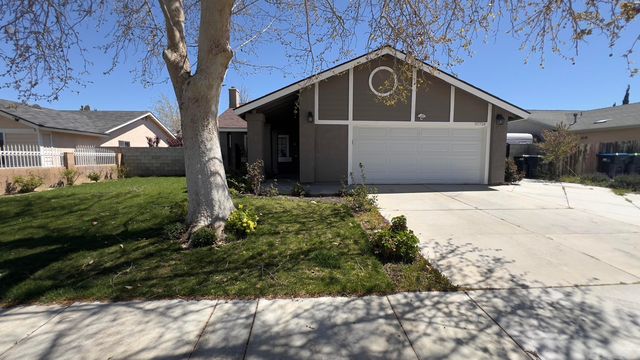 37724 Thisbe Ct, Palmdale, CA 93550