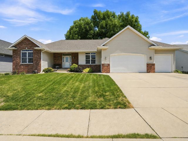 2865 Winchester Dr, Marion, IA 52302