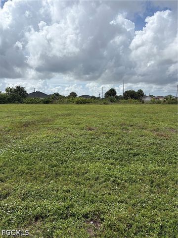 1126 NW 9th St, Cape Coral, FL 33993