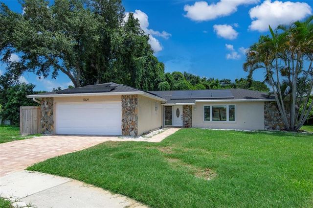 11329 110th Ct, Seminole, FL 33778