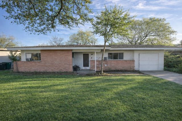 8401 Kinsale Ct, Fort Worth, TX 76116