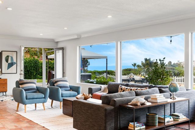 7806 Via Capri, La Jolla, CA 92037