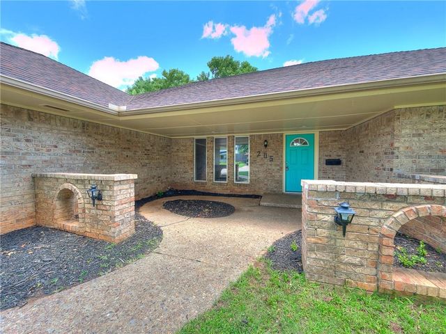 205 Orchard Dr, Midwest City, OK 73110