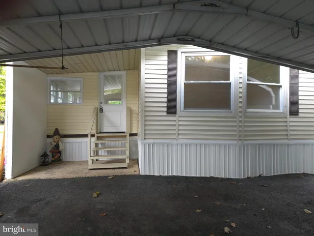 195 Shippensburg Mobile Est, Shippensburg, PA 17257