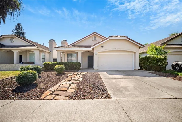 1951 Ajay Dr, Roseville, CA 95678
