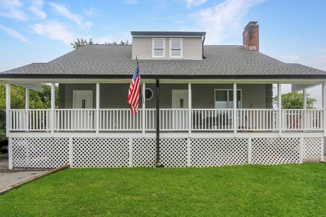 7 Meadow St, Goldens Bridge, NY 10526