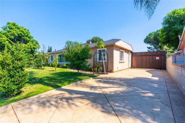 8546 Woodley Ave, North Hills, CA 91343