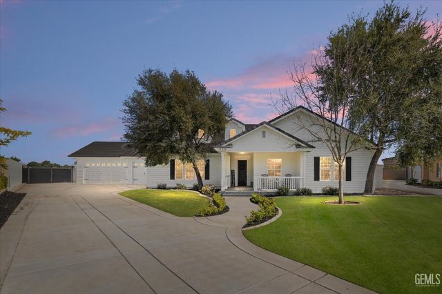 17315 Saddle Mountain Dr, Bakersfield, CA 93314