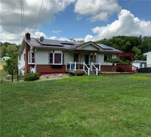 600 Moore Rd S, Washington, PA 15301