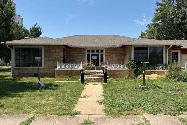 500 N  Grant St, Cordell, OK 73632