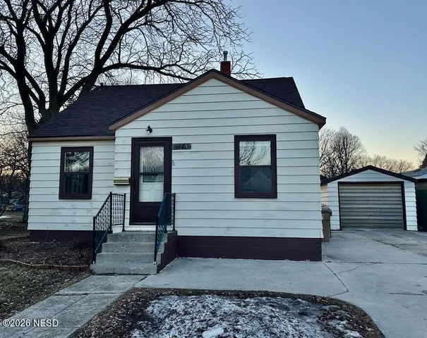1125 N BROADWAY, Watertown, SD