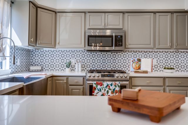 Address Not Disclosed, Sun Valley, CA 91352